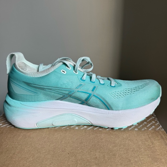 ASICS Gel Kayano 31 - Women’s 9.5 Running - Picture 5 of 9